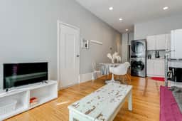 Little Italy Bright 1 Bedroom