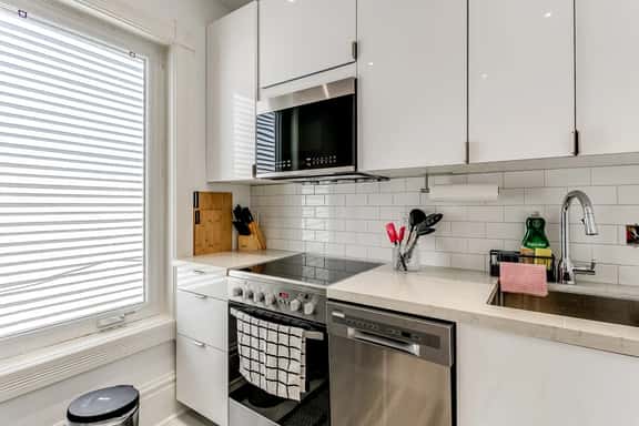 Lavish Living In Little Italy - Image 1