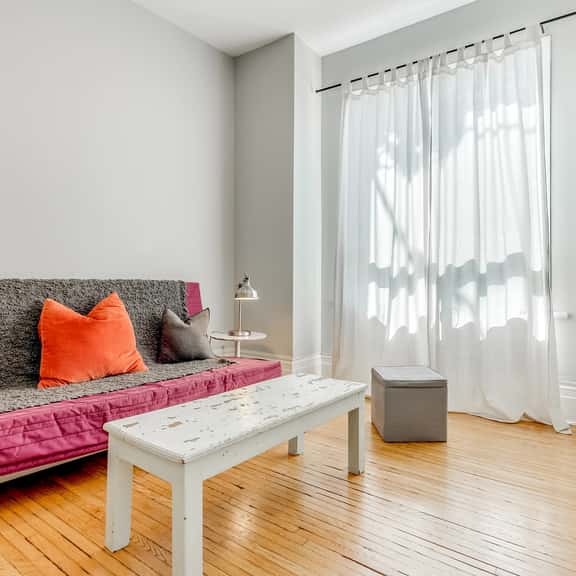 Little Italy Bright 1 Bedroom - Image 1