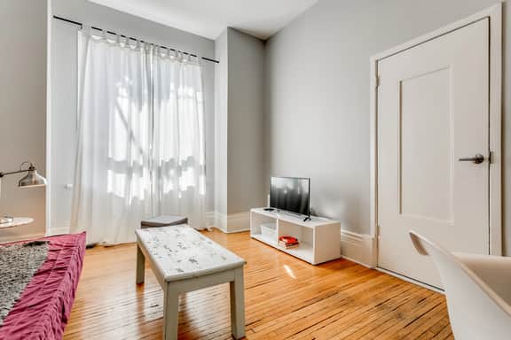 Little Italy Bright 1 Bedroom